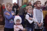 16-В воскресный день епископ Амфилохий возглавил служение Божественной Литургии в кафедральном соборе