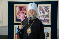 10-Епископ Амфилохий посетил выставку фотографий, открывшуюся в Алма-Аты к 70-летию возвращения Никольского собора Православной Церкви