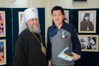 14-Епископ Амфилохий посетил выставку фотографий, открывшуюся в Алма-Аты к 70-летию возвращения Никольского собора Православной Церкви