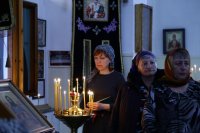 4-В среду второй седмицы Святой Четыредесятницы епископ Амфилохий совершил Литургию Преждеосвященных Даров в Свято-Зиновьевском храме столицы Рудного Алтая