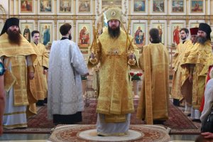 Божественная Литургия в Неделю 5-ю по Пятидесятнице