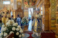 18-Епископ Амфилохий принял участие в праздновании в честь Иверской иконы Пресвятой Богородицы в Иверско-Серафимовском монастыре Алма-Аты