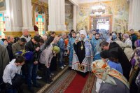 6-Епископ Амфилохий во второе воскресение Великого поста принял участие в молитвенном прославлении Феодоровской иконы Пресвятой Богородицы в Алматы