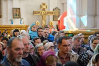39-Епископ Амфилохий во второе воскресение Великого поста принял участие в молитвенном прославлении Феодоровской иконы Пресвятой Богородицы в Алматы