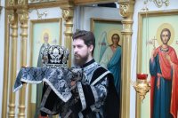 10-«Грядый Господь на вольную страсть». В Великую Среду епископ Амфилохий совершил последнюю Литургию Преждеосвященных Даров