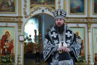 16-«Грядый Господь на вольную страсть». В Великую Среду епископ Амфилохий совершил последнюю Литургию Преждеосвященных Даров