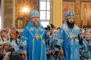 В канун праздника Успения Божией Матери Управляющий Усть-Каменогорской и Семипалатинской епархией сослужил митрополиту Астанайскому и Казахстанскому Александру за всенощным бдением в главном храме Казахстанского Митрополичьего округа