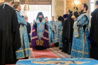 12-В канун праздника Успения Божией Матери Управляющий Усть-Каменогорской и Семипалатинской епархией сослужил митрополиту Астанайскому и Казахстанскому Александру за всенощным бдением в главном храме Казахстанского Митрополичьего округа