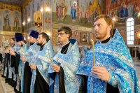 18-В канун праздника Успения Божией Матери Управляющий Усть-Каменогорской и Семипалатинской епархией сослужил митрополиту Астанайскому и Казахстанскому Александру за всенощным бдением в главном храме Казахстанского Митрополичьего округа