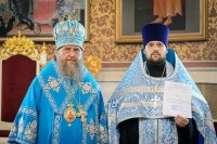 40-В канун праздника Успения Божией Матери Управляющий Усть-Каменогорской и Семипалатинской епархией сослужил митрополиту Астанайскому и Казахстанскому Александру за всенощным бдением в главном храме Казахстанского Митрополичьего округа