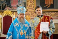 42-В канун праздника Успения Божией Матери Управляющий Усть-Каменогорской и Семипалатинской епархией сослужил митрополиту Астанайскому и Казахстанскому Александру за всенощным бдением в главном храме Казахстанского Митрополичьего округа