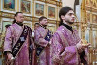 8-«Вечери Твоея Тайныя днесь, Сыне Божий, причастника мя приими». Божественная Литургия в день установления Таинства Евхаристии