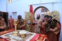 20-В Неделю о самаряныне Преосвященнейший епископ Амфилохий совершил Божественную Литургию в Андреевском кафедральном соборе Усть-Каменогорска