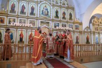 27-В Неделю о самаряныне Преосвященнейший епископ Амфилохий совершил Божественную Литургию в Андреевском кафедральном соборе Усть-Каменогорска