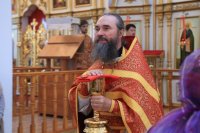 28-В Неделю о самаряныне Преосвященнейший епископ Амфилохий совершил Божественную Литургию в Андреевском кафедральном соборе Усть-Каменогорска