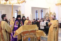 4-В первый день нового года епископ Амфилохий совершил Божественную Литургию в кафедральном соборе