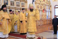 5-В первый день нового года епископ Амфилохий совершил Божественную Литургию в кафедральном соборе