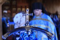 1-В субботу Акафиста епископ Амфилохий совершил Божественную Литургию в Покровском храме Усть-Каменогорска