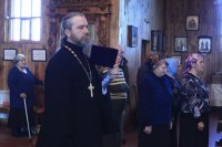 4-В субботу Акафиста епископ Амфилохий совершил Божественную Литургию в Покровском храме Усть-Каменогорска