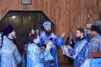 5-В субботу Акафиста епископ Амфилохий совершил Божественную Литургию в Покровском храме Усть-Каменогорска