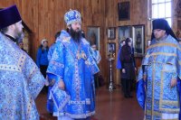 6-В субботу Акафиста епископ Амфилохий совершил Божественную Литургию в Покровском храме Усть-Каменогорска