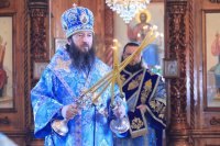 10-В субботу Акафиста епископ Амфилохий совершил Божественную Литургию в Покровском храме Усть-Каменогорска
