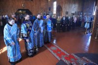 15-В субботу Акафиста епископ Амфилохий совершил Божественную Литургию в Покровском храме Усть-Каменогорска