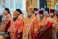 8-	 В Алма-Ате продолжается празднование 145-летия учреждения Туркестанской епархии. Литургия с участием казахстанских иерархов и архипастырей из России и Украины состоялась в Никольском соборе 