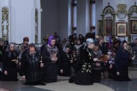 19-Епископ Амфилохий совершил чтение заключительной части Великого покаянного канона преподобного Андрея Критского в Андреевском кафедральном соборе