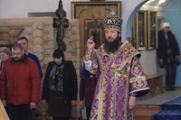 8-В Неделю 5-ю Великого поста епископ Амфилохий совершил Божественную Литургию в Богородице-Рождественском храме Усть-Каменогорска