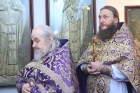 11-В Неделю 5-ю Великого поста епископ Амфилохий совершил Божественную Литургию в Богородице-Рождественском храме Усть-Каменогорска