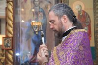 13-В Неделю 5-ю Великого поста епископ Амфилохий совершил Божественную Литургию в Богородице-Рождественском храме Усть-Каменогорска