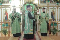 1-Накануне Святой Пятидесятницы в Свято-Андреевском кафедральном соборе было совершено праздничное Всенощное бдение