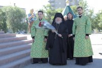 1-«Величаем Тя, Живодавче Христе, и чтим Всесвятаго Духа Твоего». День Святой Троицы в Усть-Каменогорске (+ВИДЕО)