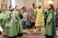 8-«Величаем Тя, Живодавче Христе, и чтим Всесвятаго Духа Твоего». День Святой Троицы в Усть-Каменогорске (+ВИДЕО)