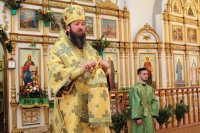 42-«Величаем Тя, Живодавче Христе, и чтим Всесвятаго Духа Твоего». День Святой Троицы в Усть-Каменогорске (+ВИДЕО)