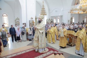 В Неделю 9-ю по Пятидесятнице епископ Амфилохий совершил Божественную Литургию в Андреевском кафедральном соборе