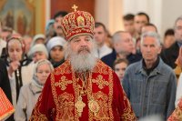 9-Епископ Усть-Каменогорский и Семипалатинский Амфилохий сослужил Главе Казахстанского Митрополичьего округа перед мироточивым образом Царицы Небесной "Умягчение злых сердец" в Благовещенском соборе Павлодара