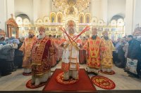 19-Епископ Усть-Каменогорский и Семипалатинский Амфилохий сослужил Главе Казахстанского Митрополичьего округа перед мироточивым образом Царицы Небесной "Умягчение злых сердец" в Благовещенском соборе Павлодара