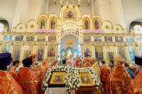 20-Епископ Усть-Каменогорский и Семипалатинский Амфилохий сослужил Главе Казахстанского Митрополичьего округа перед мироточивым образом Царицы Небесной "Умягчение злых сердец" в Благовещенском соборе Павлодара