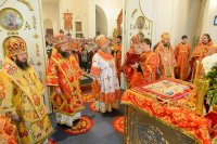 27-Епископ Усть-Каменогорский и Семипалатинский Амфилохий сослужил Главе Казахстанского Митрополичьего округа перед мироточивым образом Царицы Небесной "Умягчение злых сердец" в Благовещенском соборе Павлодара