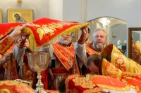 31-Епископ Усть-Каменогорский и Семипалатинский Амфилохий сослужил Главе Казахстанского Митрополичьего округа перед мироточивым образом Царицы Небесной "Умягчение злых сердец" в Благовещенском соборе Павлодара