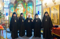 42-Епископ Усть-Каменогорский и Семипалатинский Амфилохий сослужил Главе Казахстанского Митрополичьего округа перед мироточивым образом Царицы Небесной "Умягчение злых сердец" в Благовещенском соборе Павлодара