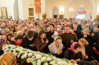 49-Епископ Усть-Каменогорский и Семипалатинский Амфилохий сослужил Главе Казахстанского Митрополичьего округа перед мироточивым образом Царицы Небесной "Умягчение злых сердец" в Благовещенском соборе Павлодара