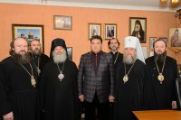 53-Епископ Усть-Каменогорский и Семипалатинский Амфилохий сослужил Главе Казахстанского Митрополичьего округа перед мироточивым образом Царицы Небесной "Умягчение злых сердец" в Благовещенском соборе Павлодара