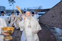 25-Епископ Амфилохий принял участие в великом освящении новопостроенного Михаило-Архангельского храма в городе Павлодаре
