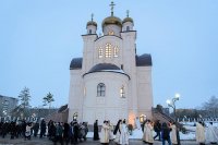 26-Епископ Амфилохий принял участие в великом освящении новопостроенного Михаило-Архангельского храма в городе Павлодаре