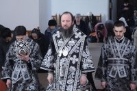 9-В четверг второй седмицы Великого поста епископ Амфилохий совершил Литургию Преждеосвященных Даров
