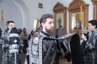 15-В четверг второй седмицы Великого поста епископ Амфилохий совершил Литургию Преждеосвященных Даров
