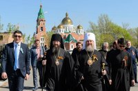 2-Митрополит Астанайский и Казахстанский Александр и аким Восточно-Казахстанской области приняли участие в праздновании Дня Великой Победы в Усть-Каменогорске 